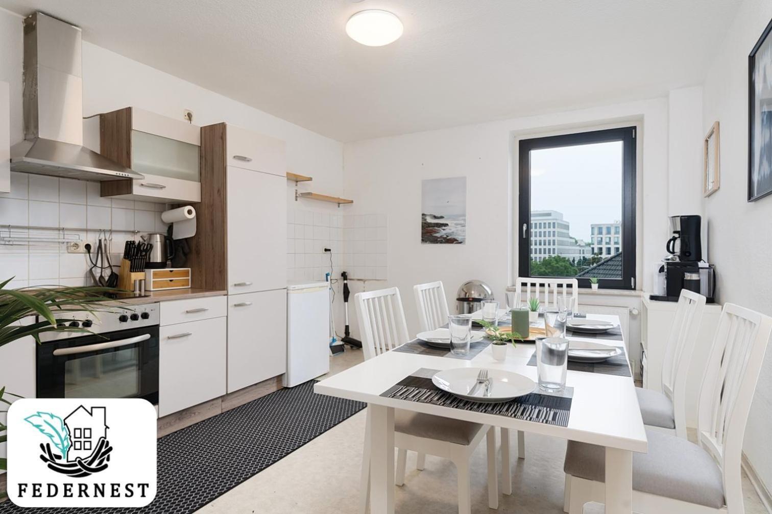 Einfach Aber Sehr Komfortabel - Wohnung Fuer 6 Personen - 2Xwc - Grupen, Messe, Monteure, Studenten - Voll Ausgestattet - 6 Betten 140X200Cm Hochwertig, 3 Smart-Tv 55 Zoll Netflix, 1000 Mbit Wlan, Voll Ausgestattete Kueche Дуйсбург Екстер'єр фото